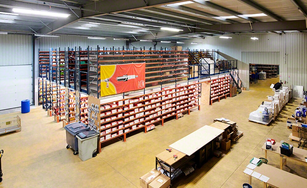The warehouse of Eagle Spare Parts, spare parts supplier The warehouse of Eagle Spare Parts, spare parts supplier