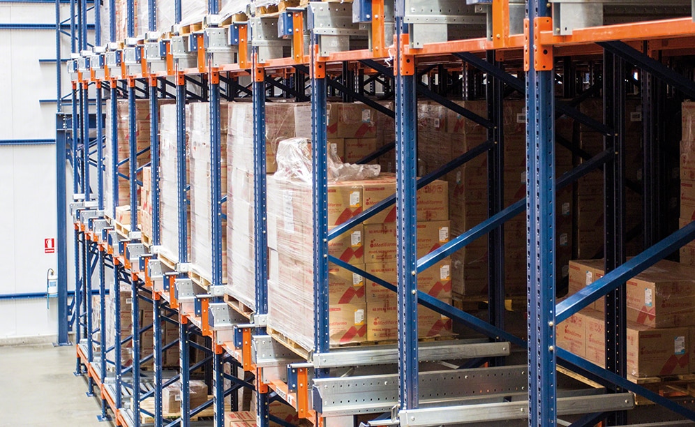 The pharmaceutical Medifarma builds a clad-rack warehouse filled with pallet racking that uses the Pallet Shuttle system to support its continued growth The pharmaceutical Medifarma builds a clad-rack warehouse filled with pallet racking that uses the Pallet Shuttle system to support its continued growth