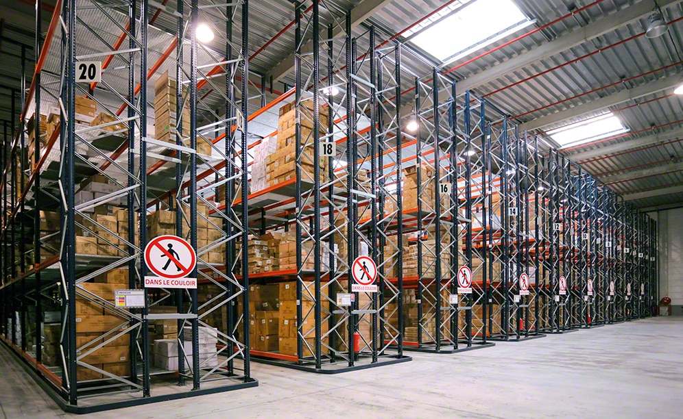 Mecalux equipped the warehouse with pallet racks, noted for their versatility in adapting to a wide variety of SKUs
