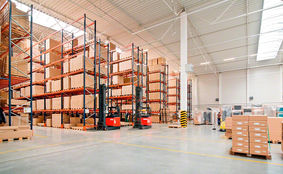 The new furniture warehouse of Dolmar increases its storage capacity The new furniture warehouse of Dolmar increases its storage capacity