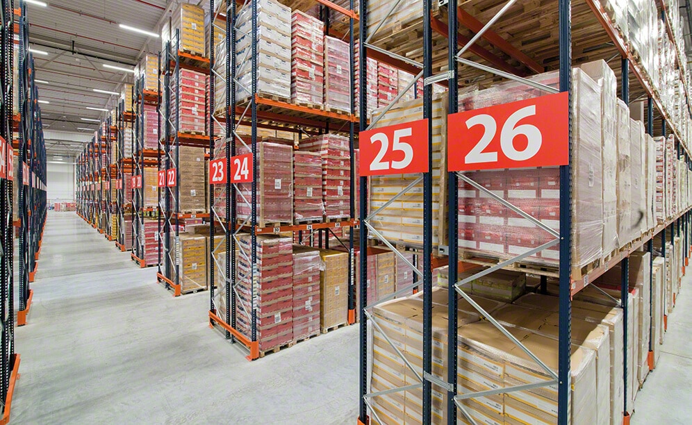 The snack producer and distributor Lorenz Snack-World achieves a capacity for 6,560 pallets with pallet racking The snack producer and distributor Lorenz Snack-World achieves a capacity for 6,560 pallets with pallet racking