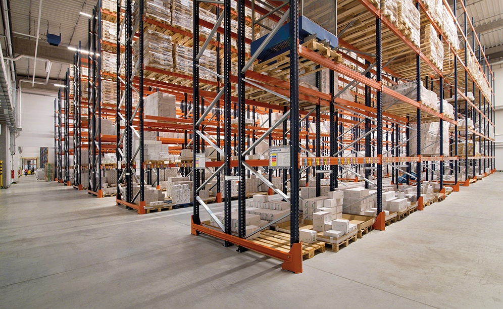 Ziaja, Polish manufacturer of natural cosmetics and pharmaceuticals, installs pallet racking with lower levels set aside for picking Ziaja, Polish manufacturer of natural cosmetics and pharmaceuticals, installs pallet racking with lower levels set aside for picking