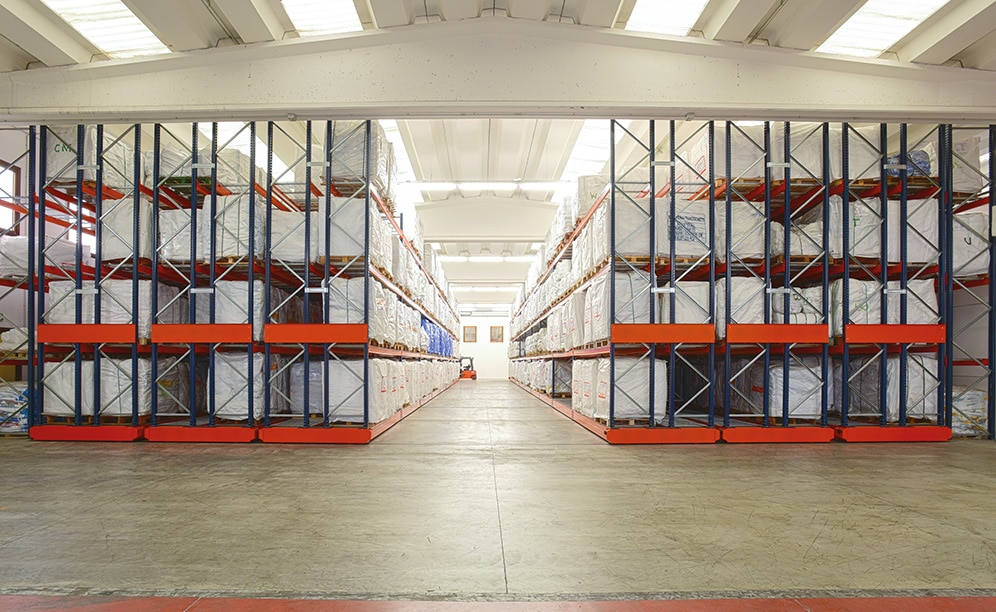 Saccheria Franceschetti, the Italian sack and big-bag manufacturer, expands its storage capacity with the installation of Movirack mobile racking Saccheria Franceschetti, the Italian sack and big-bag manufacturer, expands its storage capacity with the installation of Movirack mobile racking