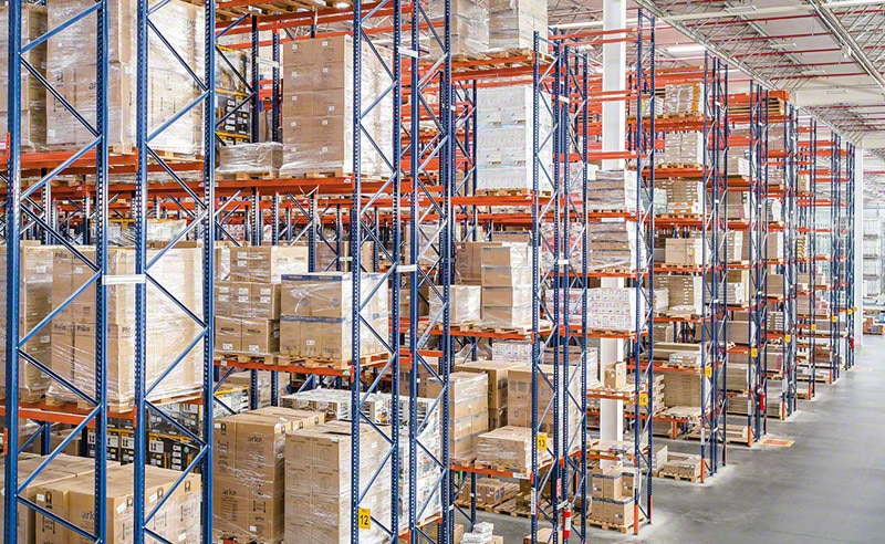 A huge variety of palletised products stored in pallet racks at Magazine Luiza A huge variety of palletised products stored in pallet racks at Magazine Luiza