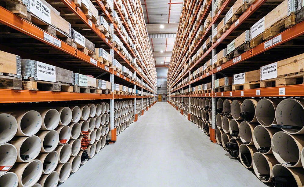 Kverneland warehouse with parts for farming equipment in France Kverneland warehouse with parts for farming equipment in France