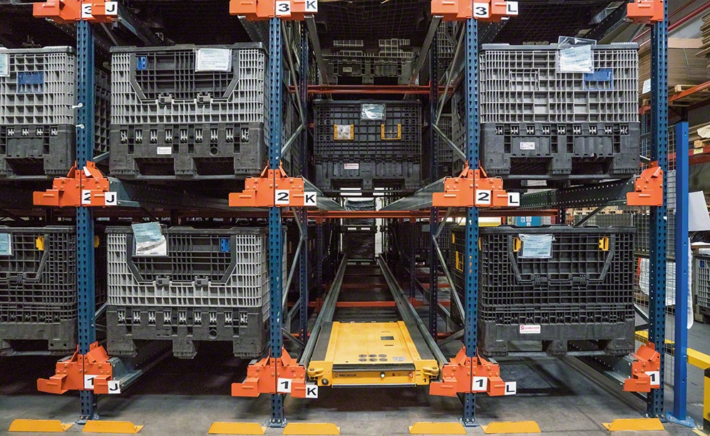 Semi-automatic Pallet Shuttle in SaarGummi warehouse in Madrid Semi-automatic Pallet Shuttle in SaarGummi warehouse in Madrid