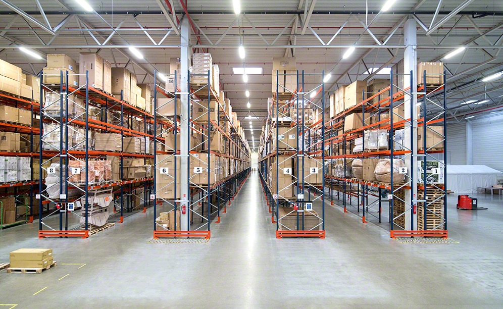Pallet racks in Poland with the furniture of HSF e-commerce Pallet racks in Poland with the furniture of HSF e-commerce