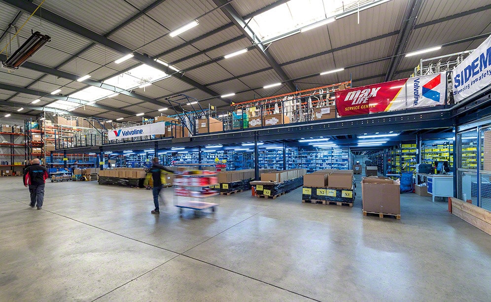 Van Heck Interpieces: Speedy order picking at its automobile spare parts warehouse Van Heck Interpieces: Speedy order picking at its automobile spare parts warehouse