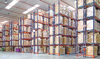 Conventional pallet racking Conventional pallet racking