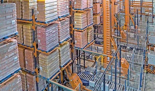 Automatic trilateral stacker crane Automatic trilateral stacker crane