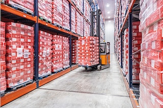 1,100+ warehouses with Easy WMS