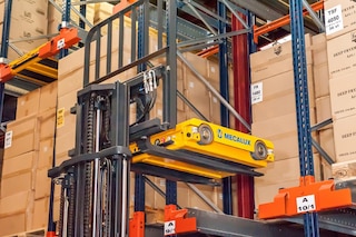 Fritel streamlines its warehouse with the Pallet Shuttle system by Mecalux Fritel streamlines its warehouse with the Pallet Shuttle system by Mecalux