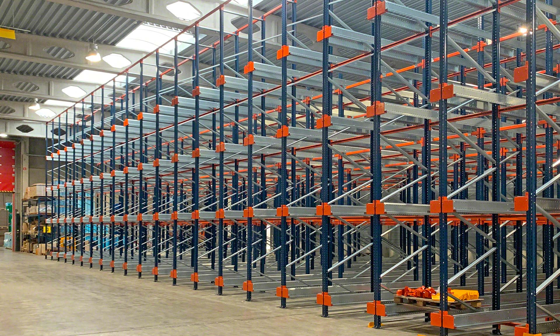 Manna Foods: maximum capacity in minimum space Manna Foods: maximum capacity in minimum space