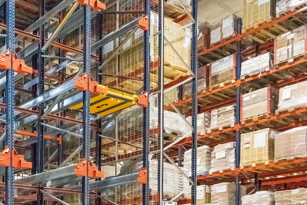 Pallet racks and Pallet Shuttle in the new MGI warehouse