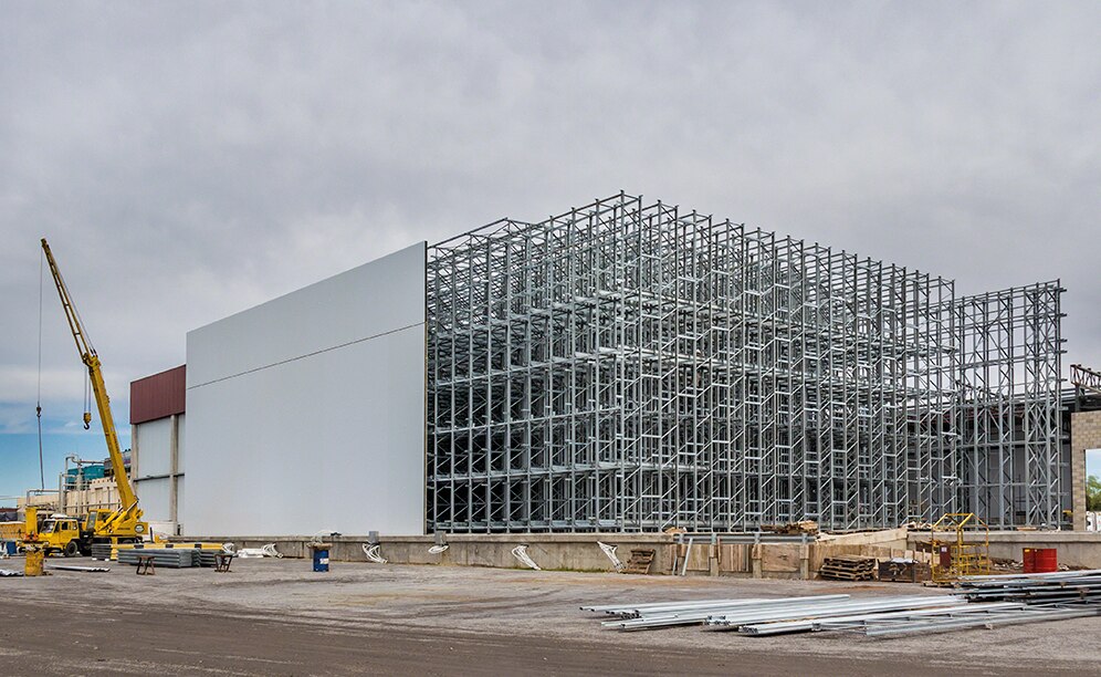 Clad-rack warehouses are a very useful solution in cold storage due to optimisation of the surface