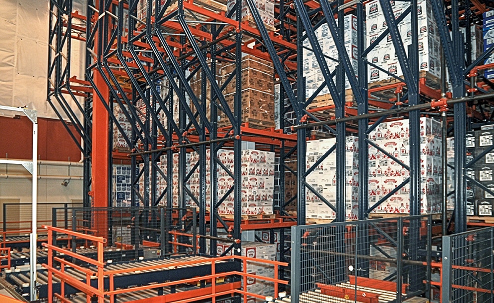 Three stacker cranes and the Easy WMS bolster the throughput of an alcoholic beverages distribution centre in the United States Three stacker cranes and the Easy WMS bolster the throughput of an alcoholic beverages distribution centre in the United States